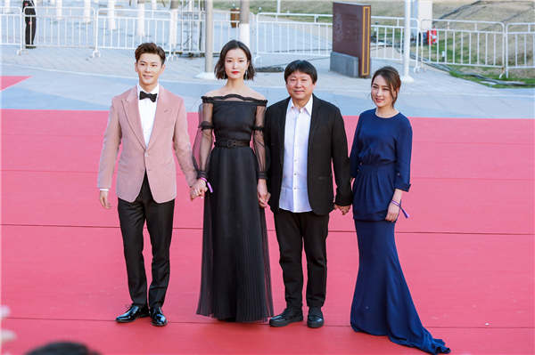 《如影随心》北影节红毯颜值高 杜鹃气质惊艳