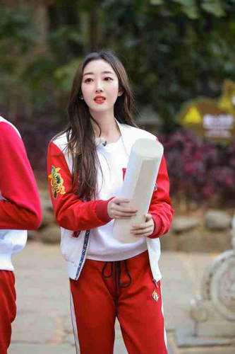 蒋梦婕怼王俊凯笑点频出 率真性格获网友称赞