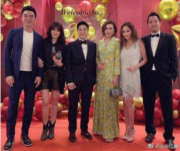 57岁关之琳参加好友生日聚会 网友:女神就是女神!